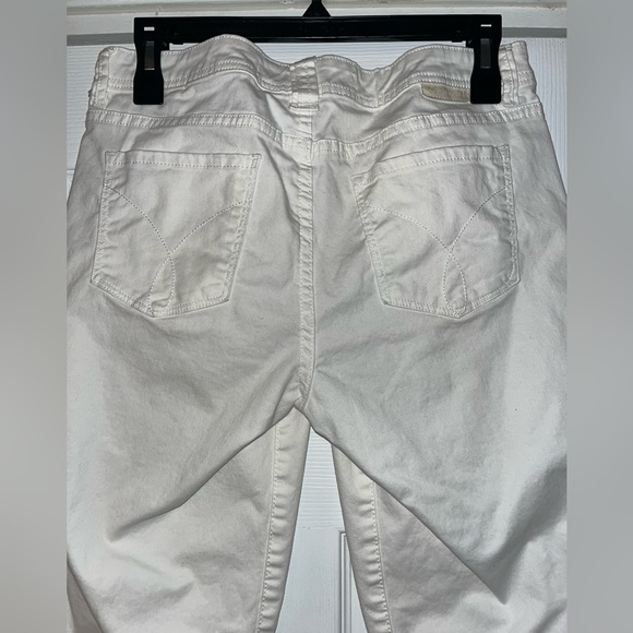 Calvin Klein White Jeans, Skinny Crop, Size 10 - Picture 2 of 7